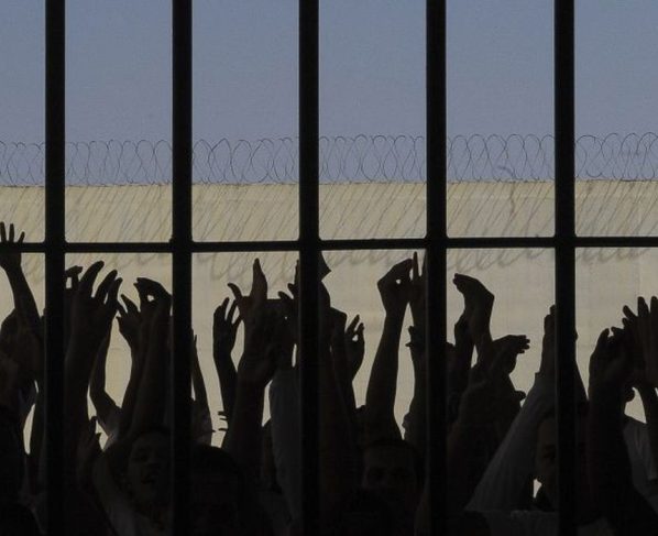 Silhueta de presos em presídio. Foto: Wilson Dias/Agência Brasil