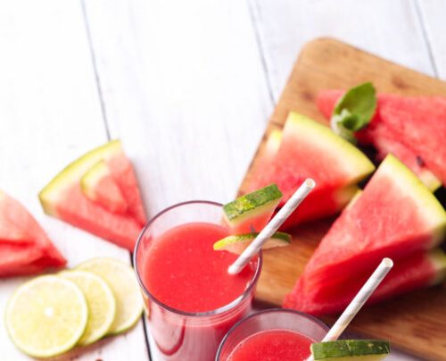 Drink de vinho com frutas refrescante e fácil para os dias quentes