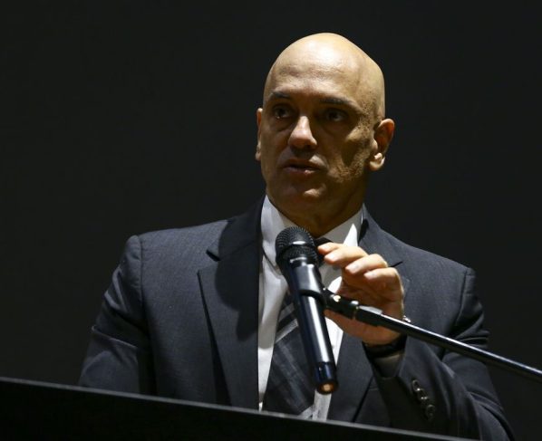 O presidente do TSE, Alexandre de Moraes, durante cerimônia de posse do diretor-geral da PF, na sede da corporação, em Brasília. Por: Marcelo Camargo/Agência Brasil