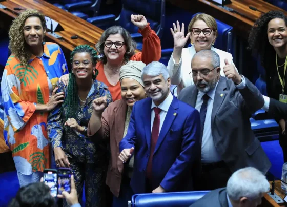 Brasília (DF) 22/05/2024 Ministra da igualdade Racial, Anielle Franco participou da votação do projeto de lei reserva aos negros 20% (vinte por cento) das vagas oferecidas nos concursos públicos para provimento de cargos efetivos e empregos públicos no âmbito da administração pública federal. Foto Lula Marques/ Agência Brasil