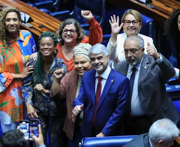 Brasília (DF) 22/05/2024 Ministra da igualdade Racial, Anielle Franco participou da votação do projeto de lei reserva aos negros 20% (vinte por cento) das vagas oferecidas nos concursos públicos para provimento de cargos efetivos e empregos públicos no âmbito da administração pública federal. Foto Lula Marques/ Agência Brasil