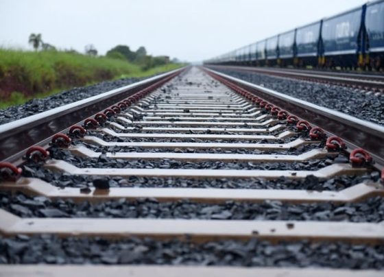 agu se manifesta contra lei que permite construcao da ferrograo