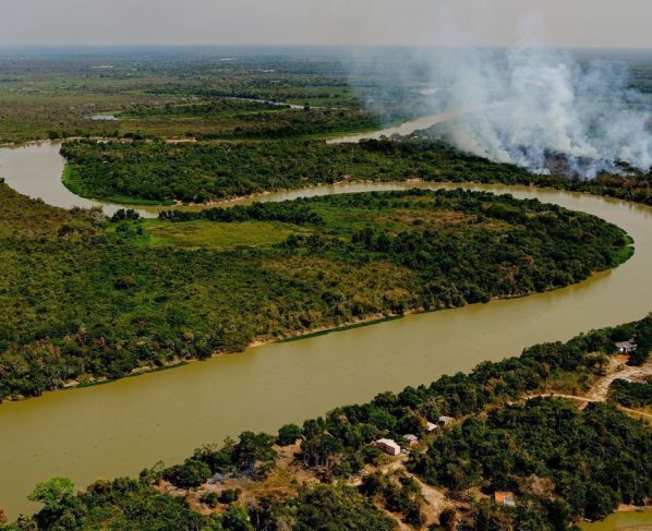 Bombeiros combatem 32 incêndios florestais em Mato Grosso nesta quarta-feira (18)