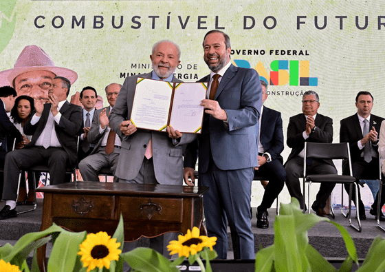 Combustível do Futuro passa no Senado: 'Vitória para o Brasil', comemora ministro -