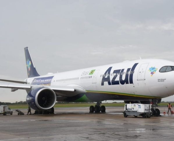 Fumaça intensa força avião da Azul que pousaria em Sinop a retornar para São Paulo