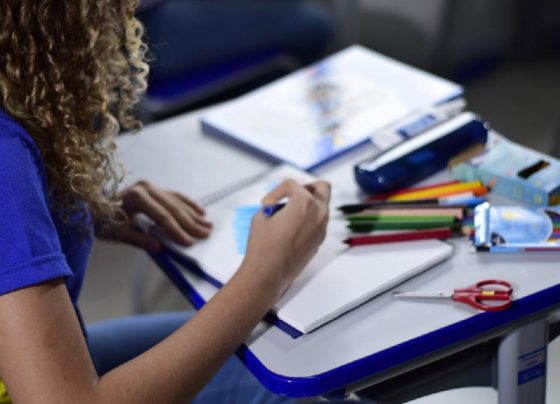 Mato Grosso anuncia concurso público para a Educação e garante 1/3 de férias para temporários