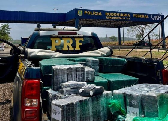 PRF apreende quase 500 kg de cocaína escondidos em carga de milho na BR-364, em Alto Garças