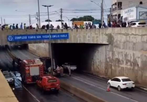 Mulher cai de trincheira e fica ferida em Cuiabá