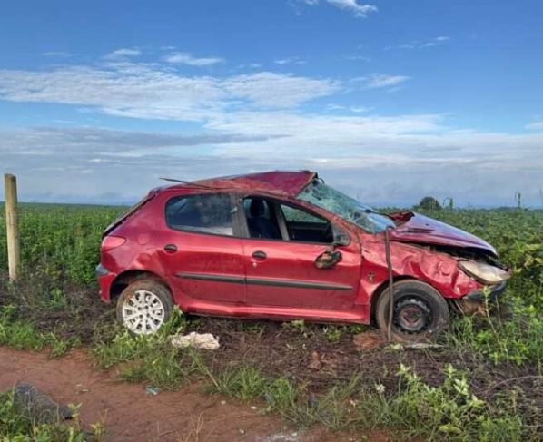 Acidente com capotamento na BR-163 deixa casal ferido em Sorriso