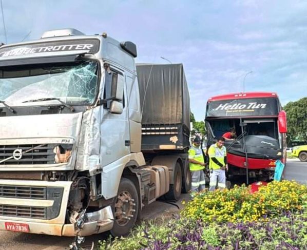 Colisão entre ônibus e carreta na BR-163 mobiliza equipes de resgate em Sorriso 