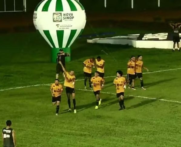 Sport Sinop vence a Academia e se livra do rebaixamento. (Foto: Reprodução FMF TV)