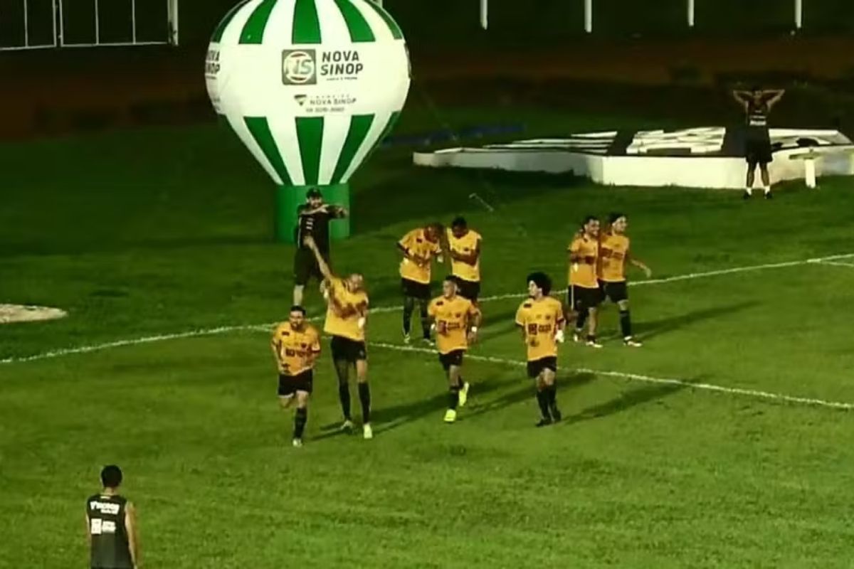 Sport Sinop vence a Academia e se livra do rebaixamento. (Foto: Reprodução FMF TV)