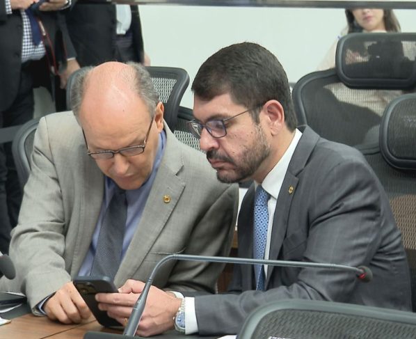 Deputados Junior Mochi (MDB) e Jamilson Name (PSDB) durante sessão da Assembleia Legislativa de MS nesta quarta-feira, 12 de março de 2025 (Foto: Marcus Vinnicius)