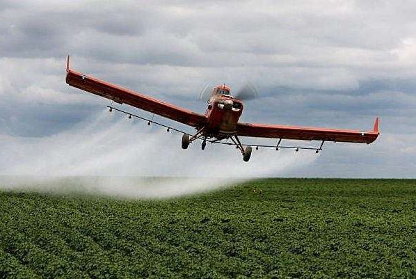 Governo de Mato Grosso busca liberação de aviões agrícolas para combate a incêndios florestais