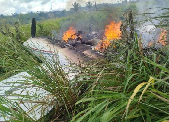 Força-tarefa intercepta aeronave com 200 kg de skunk e traficantes incendeiam avião antes de fugir