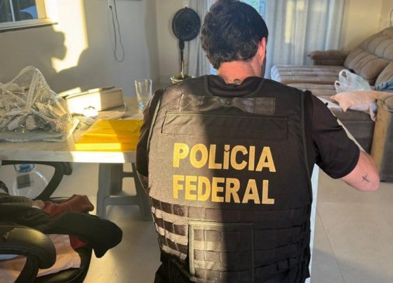 Organização criminosa atuava no roubo de aeronaves, tráfico internacional de cocaína por via aérea e lavagem de dinheiro; ações ocorrem em três estados