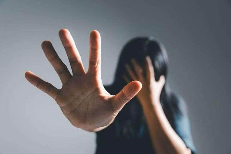 Jovem é encontrada nua e inconsciente após estupro em Mato Grosso