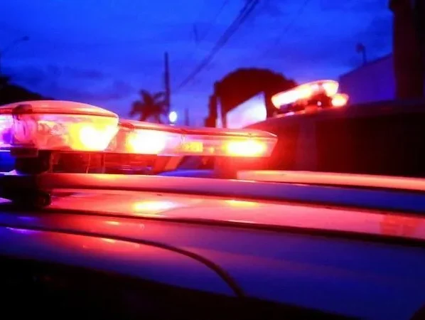 Homem é preso por agressão após ameaçar esposa e planejar ocultar corpo no quintal