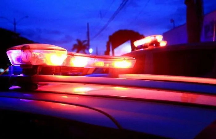 Homem é preso por agressão após ameaçar esposa e planejar ocultar corpo no quintal