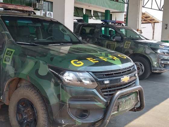 Policiais salvam vítimas após grave colisão na BR