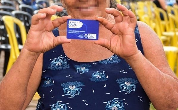 Assistencia Social de Sinop entrega na sexta cartoes do Programa Ser Familia para 121 familias
