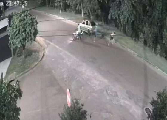 Imagens mostram o momento em que a vítima é retirada de um carro e tenta correr para a mata antes de ser atingida por vários disparos; Polícia Civil investiga o caso.