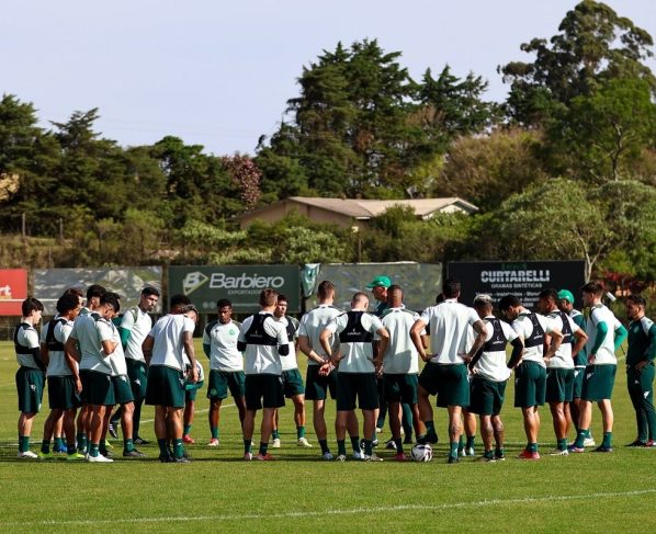 Chapecoense x Operário: onde assistir, escalações e tudo sobre o duelo decisivo pela Série B. Imagem: Luiz Ferrazzo ACF