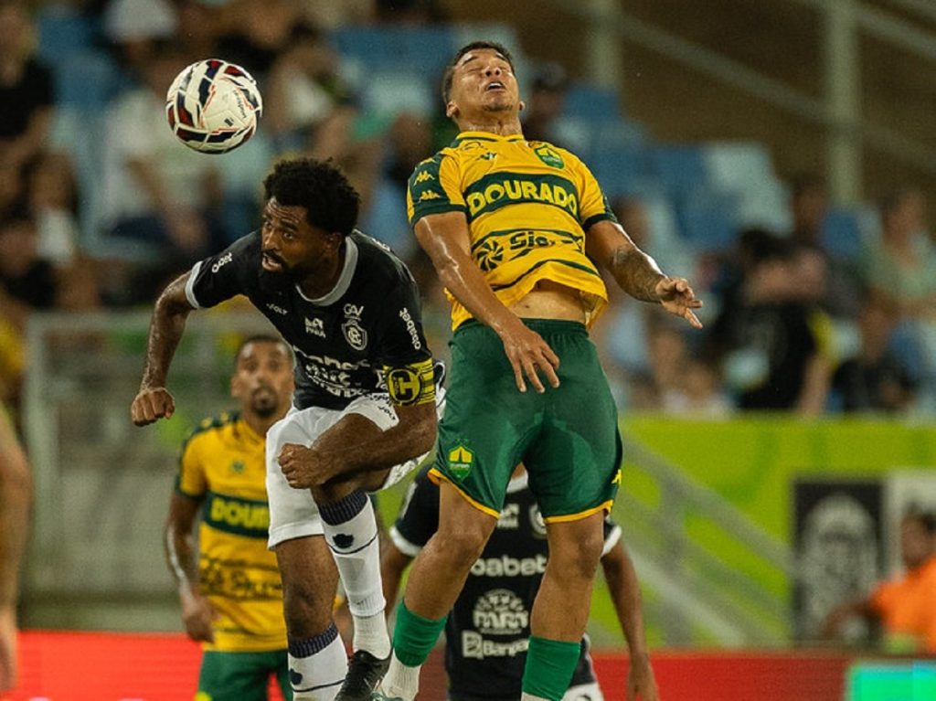 Lance de Cuiabá x Remo. Imagem: AssCom Dourado