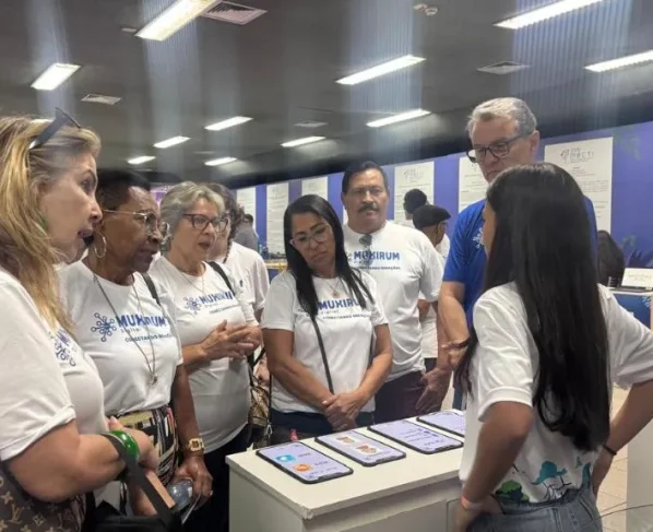 Idosos do Muxirum Digital conhecem ciência e tecnologia em Cuiabá