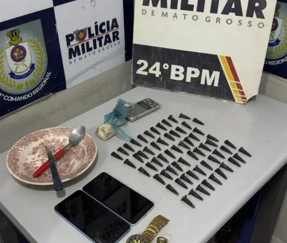 PM apreende 64 porções de cocaína em distribuidora de Cuiabá