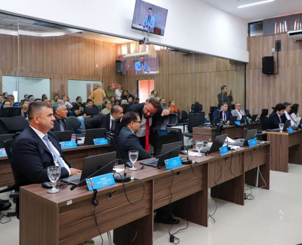 Projeto de lei que incentiva instalacoes de empresas no Aeroporto de Varzea Grande e aprovado