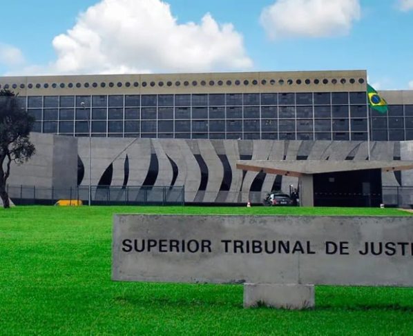 STJ anula decisao que beneficiou investigado com ANPP por violacao ao sistema acusatorio em Mato Grosso