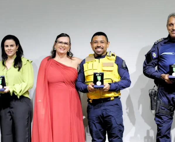 Detran-MT homenageia 60 por segurança viária