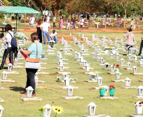 Fim de Semana de Finados Deve Levar 600 Mil Pessoas aos Cemitérios do DF