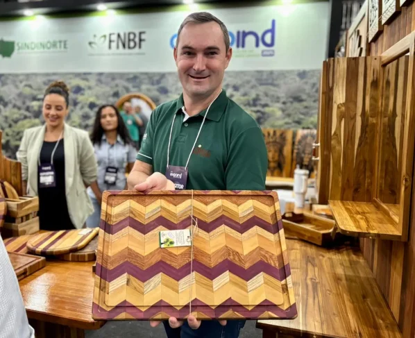 Setor de base florestal marca presença na Expoind com estande e palestra sobre rastreabilidade da madeira