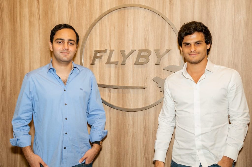 Gianlucca Nahas e Marco Fragali, sócios da FlyBy: experimento adolescente que vai faturar R$ 650 milhões