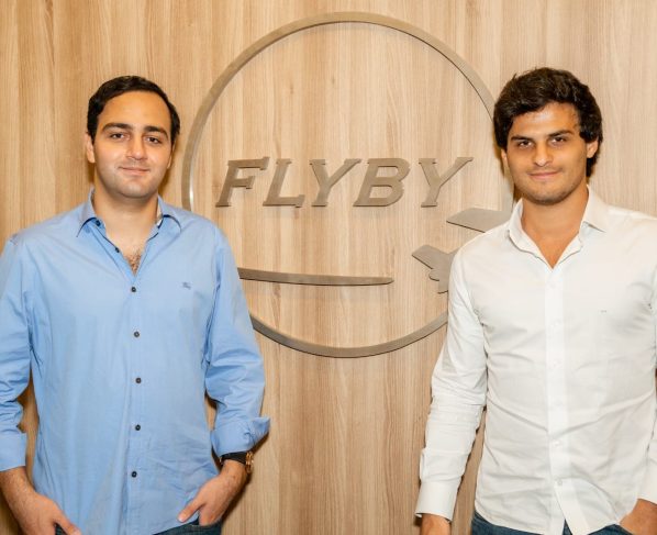 Gianlucca Nahas e Marco Fragali, sócios da FlyBy: experimento adolescente que vai faturar R$ 650 milhões