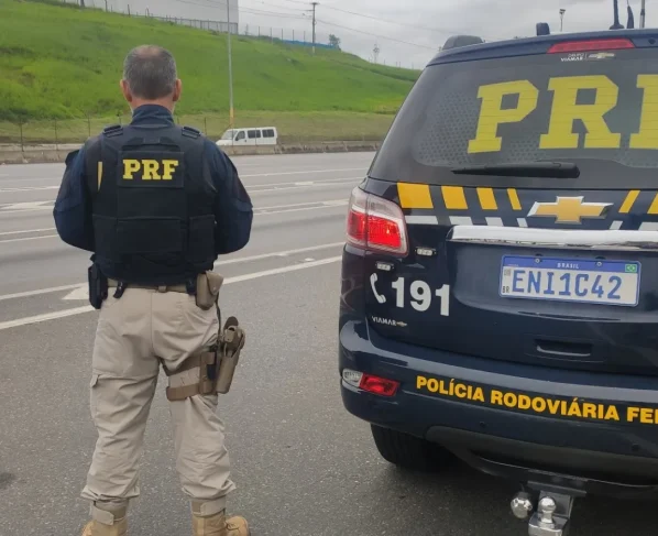 Homem é preso com 8 kg de maconha em ônibus na BR-364