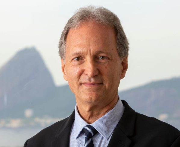 Emerson Kapaz afirma que a ANP criou um problema ao liberar bomba branca em postos de bandeira