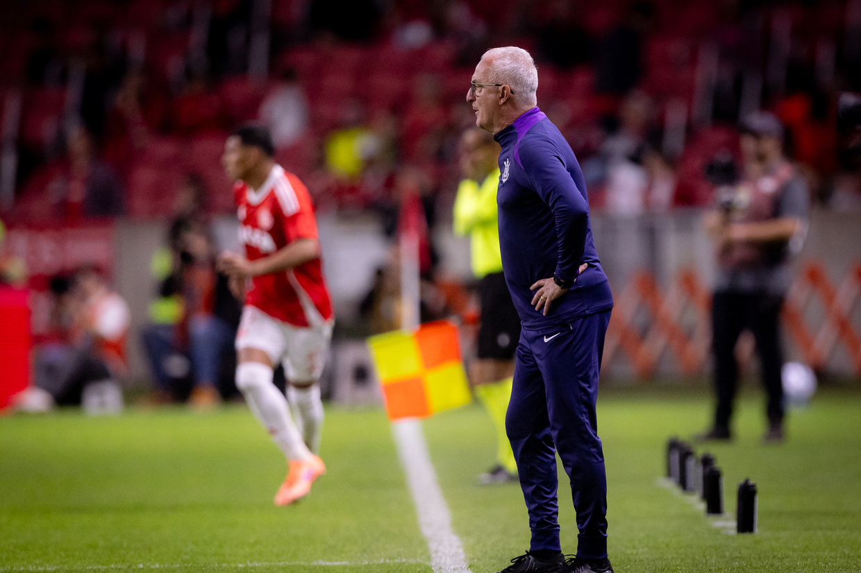 Após derrota em casa, Corinthians confirma a demissão de Dorival Júnior
