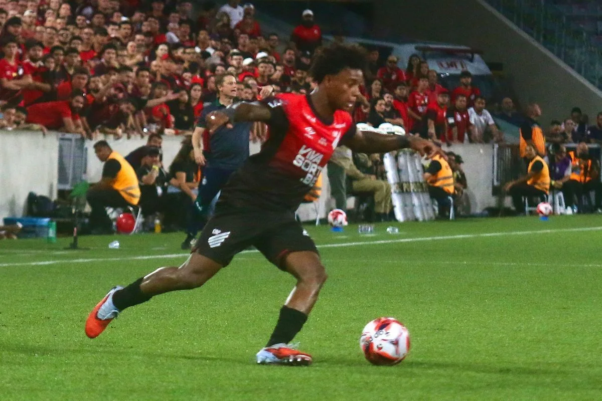 Athletico rejeita nova oferta do Shakhtar por Bruninho e mantém plano de venda