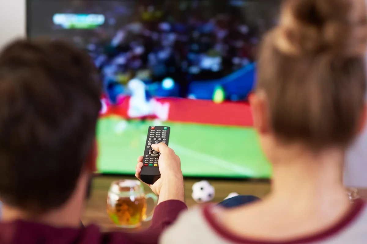 Futebol na TV hoje: confira a programação desta segunda-feira (6)