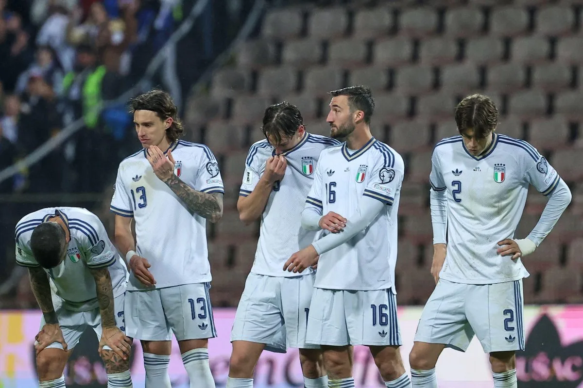 Pedido de bônus milionário pelos jogadores antes de vexame aprofunda colapso da Itália