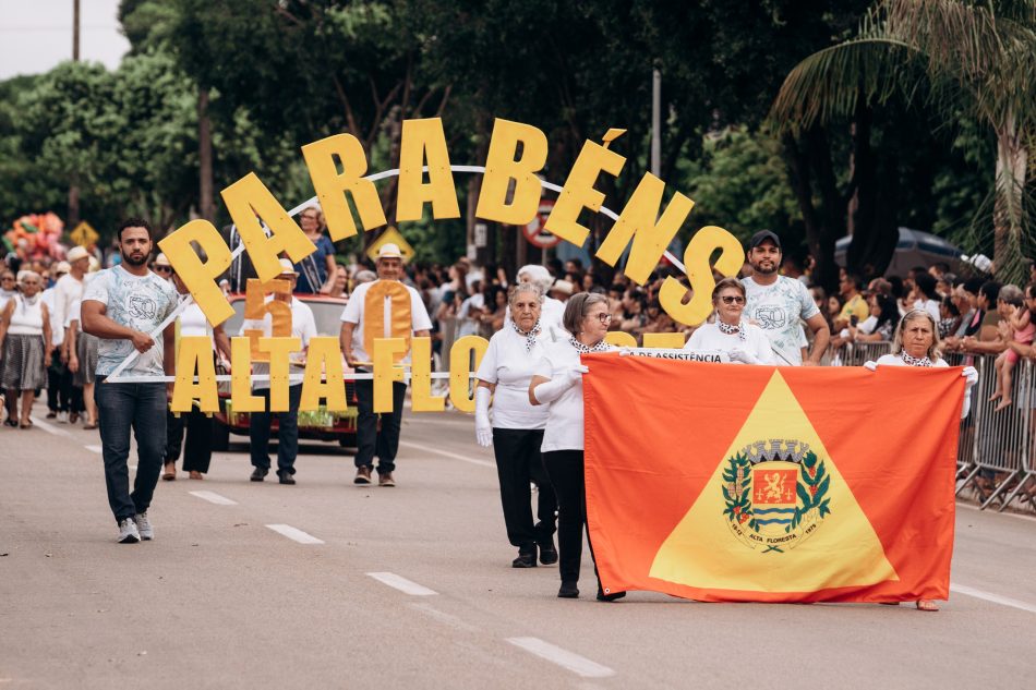 A emoção, o civismo e o sentimento de pertencimento marcaram as comemorações pelos 50 anos de fundação de Alta Floresta.