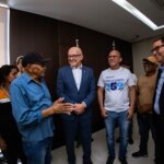 Ao lado de feirantes, Fabinho garante apoio do Estado para construção do Mercado Municipal de VG