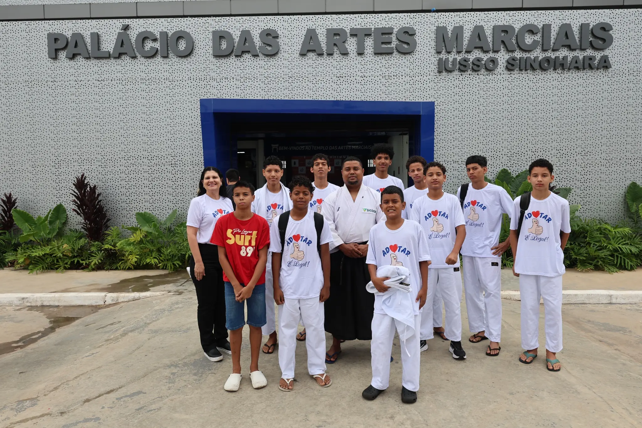 Entre quimonos e medalhas, adolescentes acolhidos vivem primeira experiência em campeonato de karatê