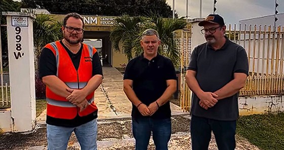Uniformes escolares seguem sem entrega em Nova Mutum e vereadores encontram materiais armazenados em sede do CFENM
