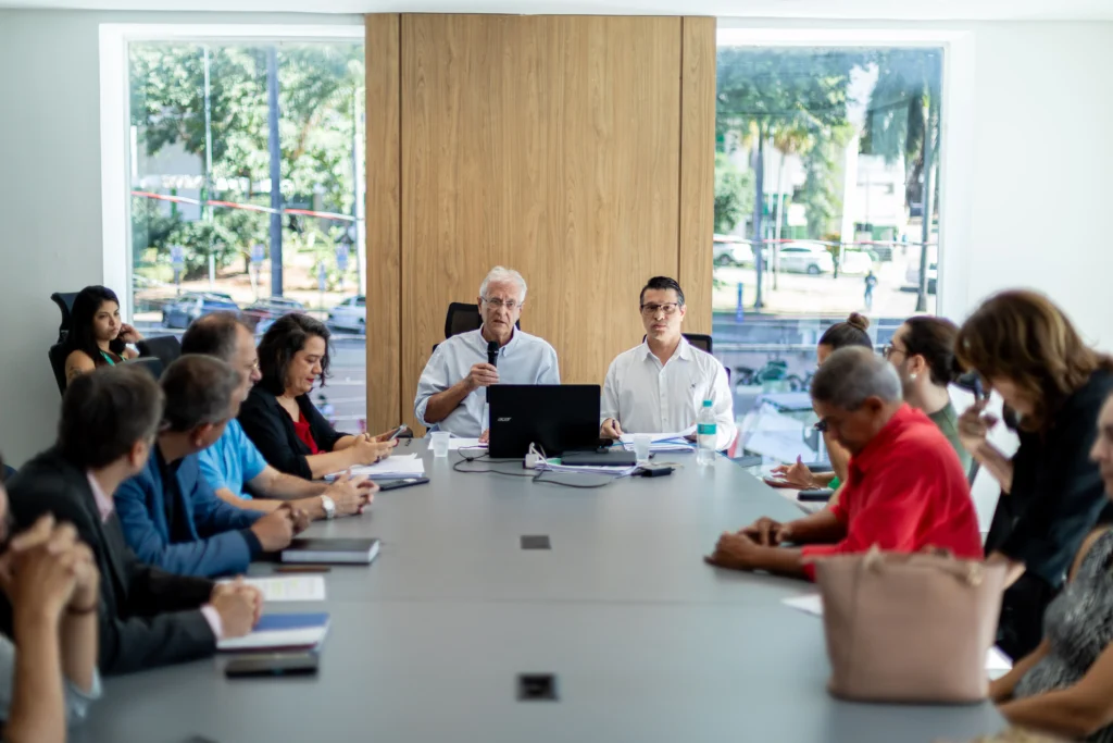 Conselho de Cuiabá inicia debate sobre fixação de 200 m² para lote mínimo e cria câmaras para o Plano Diretor