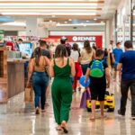 Acordo regulamenta trabalho no comércio em feriados e libera setores essenciais