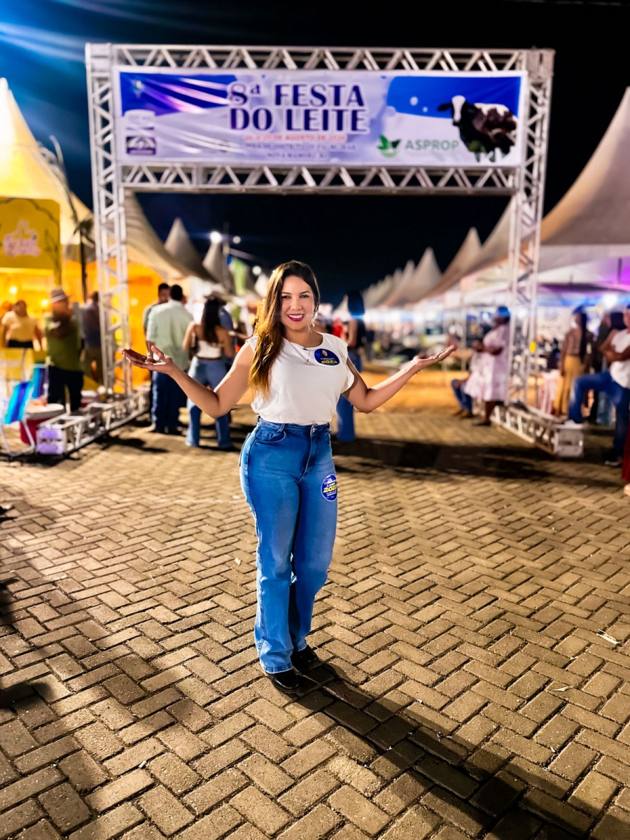 Cristiane Lopes destaca força da produção leiteira durante Festa do Leite em Nova Mamoré